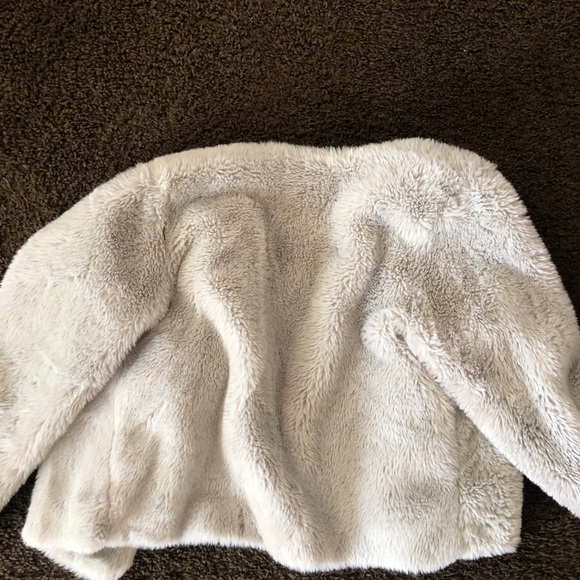 Light grey faux fur jacket - Picture 3 of 3